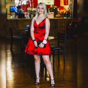 New short red/blk dress